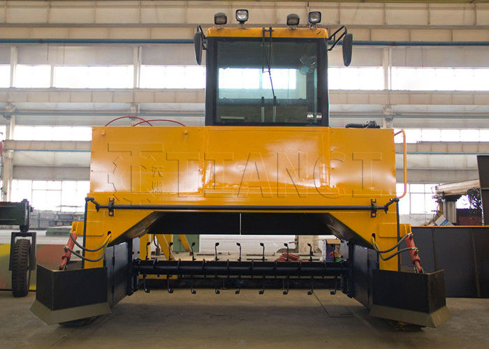 Μηχάνημα κομποστοποίησης οργανικών λιπασμάτων τύπου ερπυστριοφόρου για αερόβια αποσύνθεση σε σωρό εδάφους