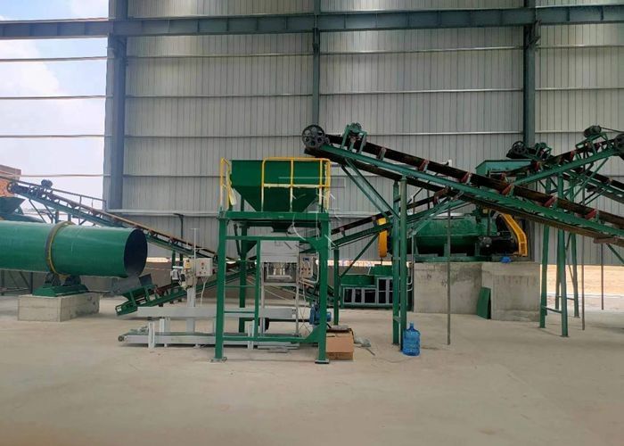 Γραμμή παραγωγής κόκκινου άνθρακα granulator NPK γραμμή παραγωγής μηχανής παραγωγής κόκκων